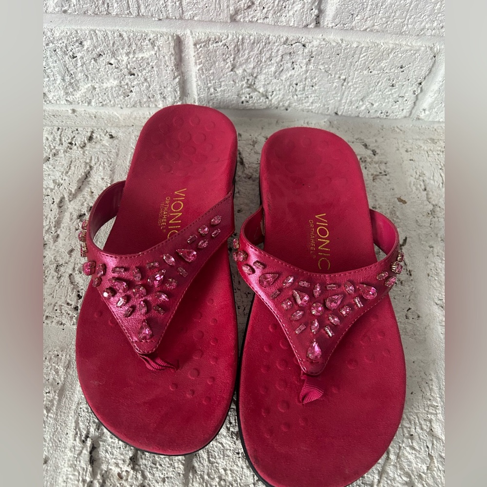 Vionic 44pearl hot pink thong flip flops size 9